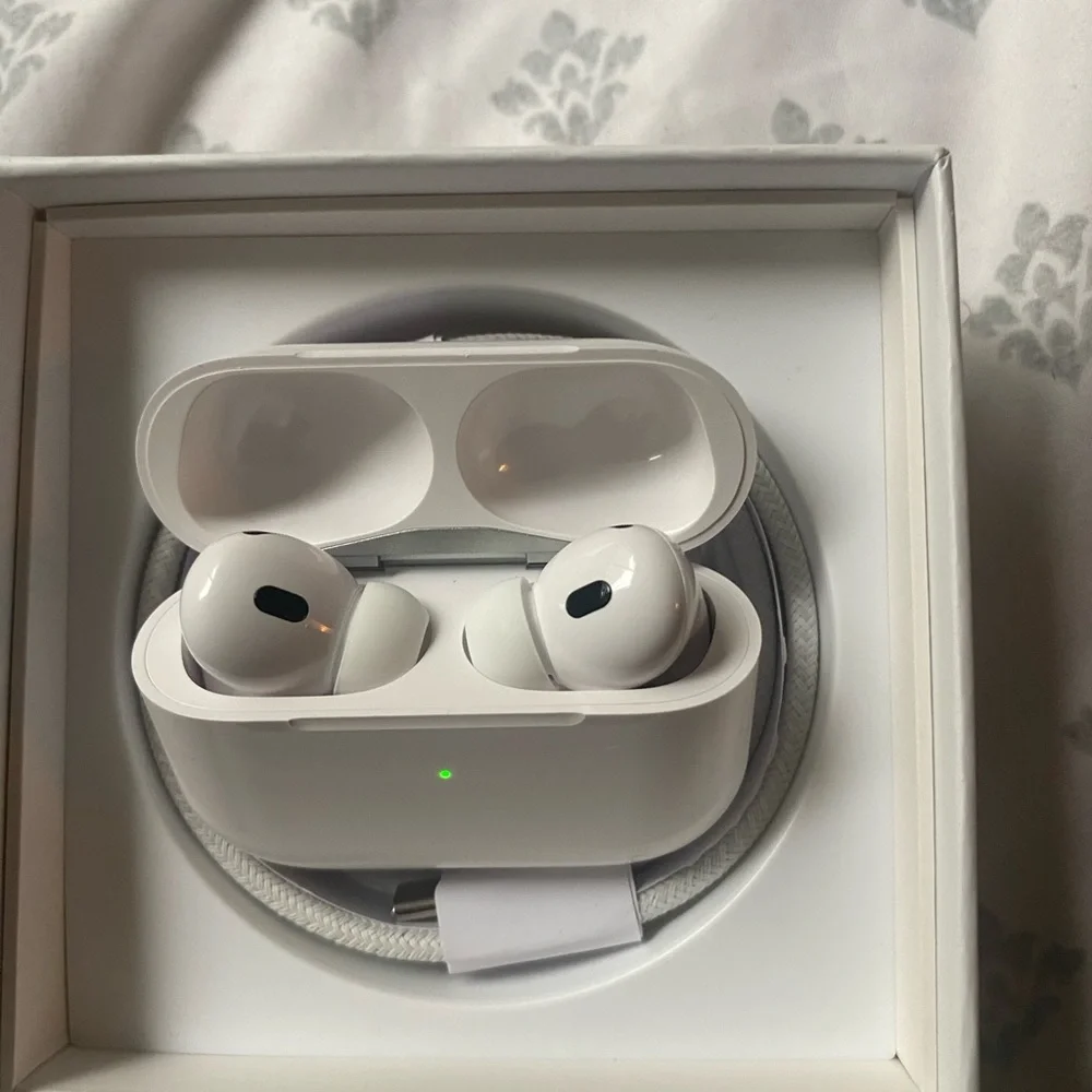 Apple AirPod Pro 2 White Wireless Headset with Noise Cancellation